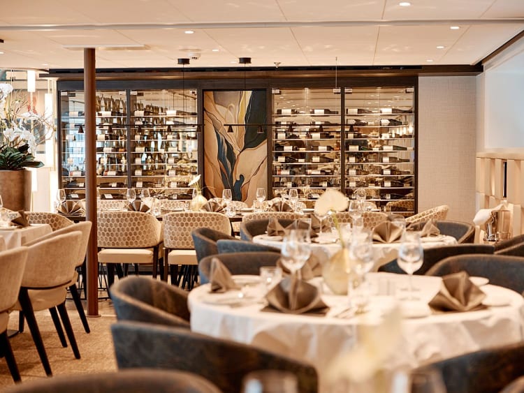 Amadeus Riva: Bordrestaurant