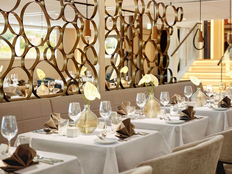 Amadeus Riva: Bordrestaurant