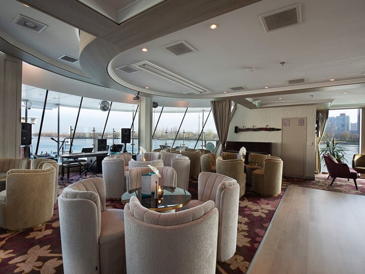 Ariana: Panoramalounge