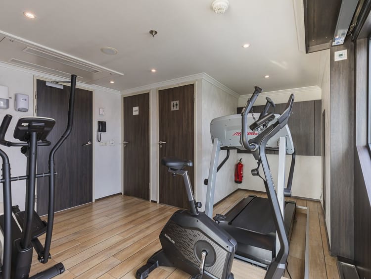 Ariana: Fitnessstudio