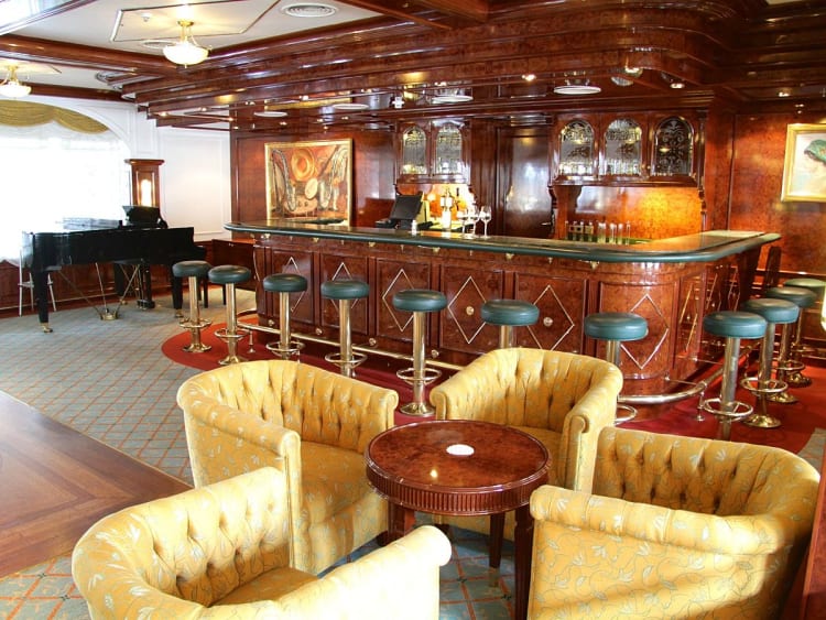 MS Deutschland: Salon Bar