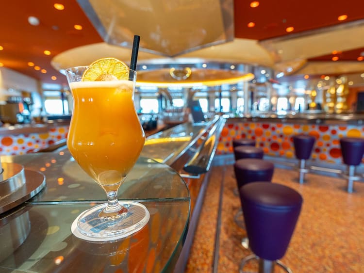 AIDAbella: AIDA Bar