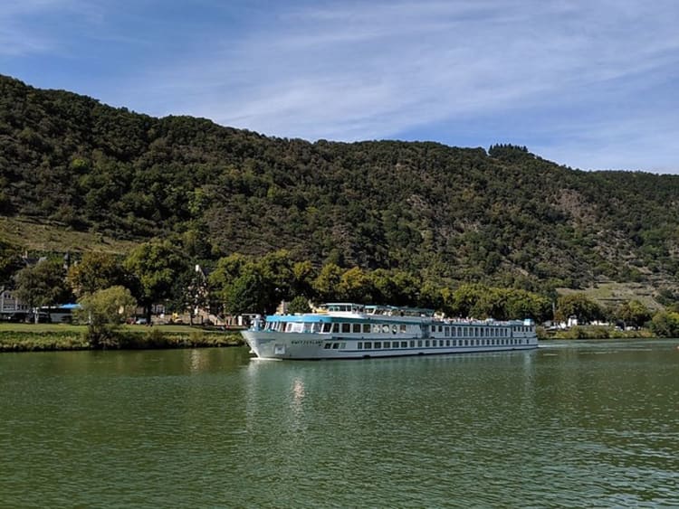 Switzerland: Au&szlig;enansicht