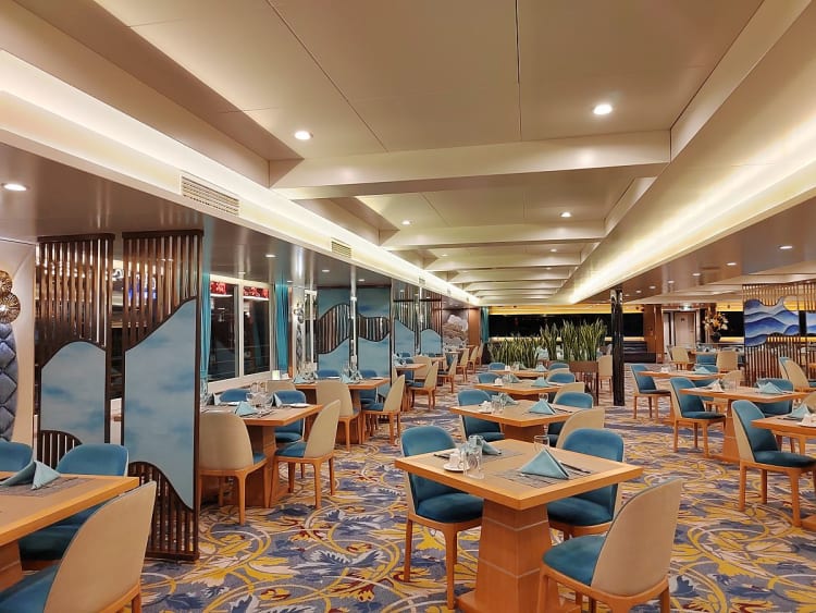 Victoria Sabrina: Restaurant