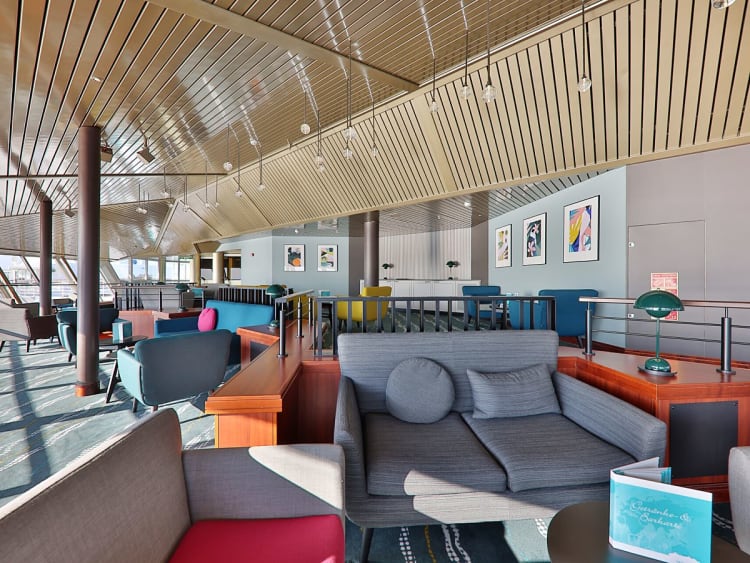 Artania: Pazifik Lounge Deck 3