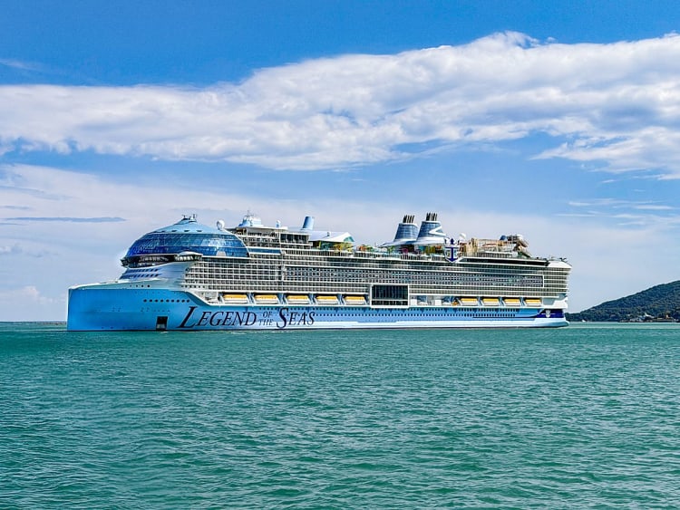 Royal Caribbean Int. - Legend of the Seas - Image 2