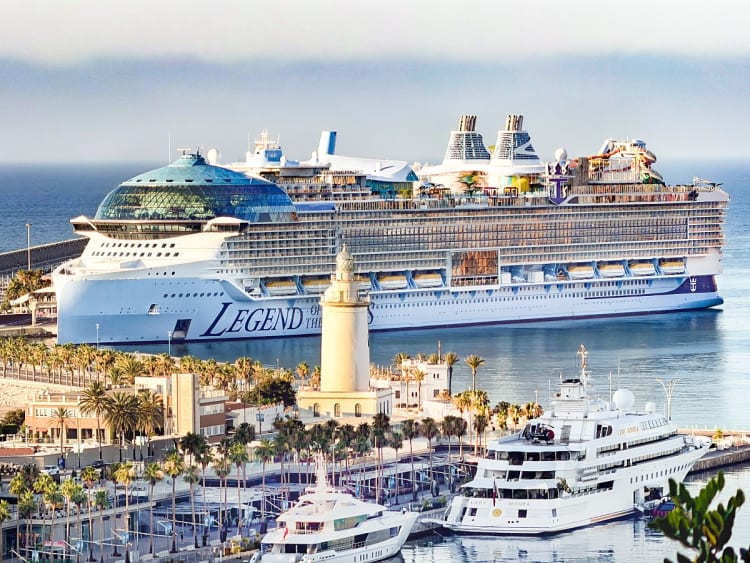 Royal Caribbean Int. - Legend of the Seas - Image 3