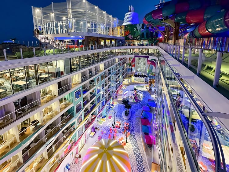 Royal Caribbean Int. - Legend of the Seas - Image 36