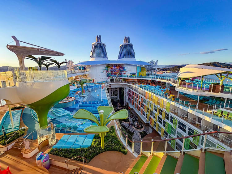 Royal Caribbean Int. - Legend of the Seas - Image 23