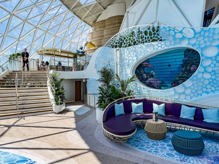 Royal Caribbean Int. - Legend of the Seas - Image 6