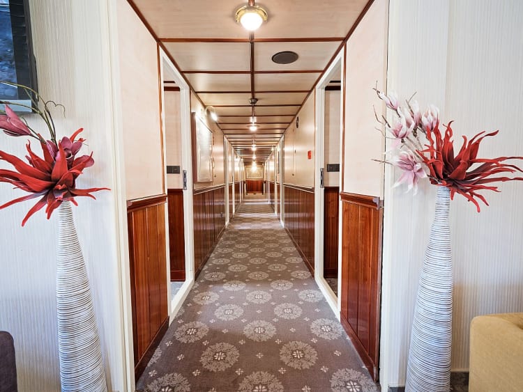Florentina: Hallway