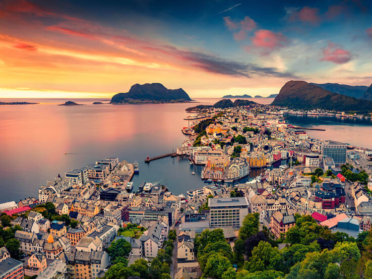 Alesund port