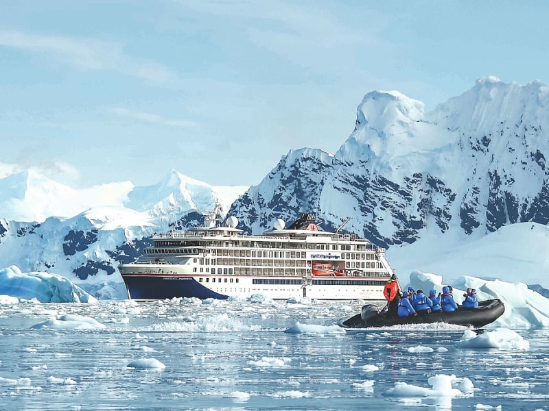 Hapag-Lloyd Cruises - HANSEATIC spirit - Bild 1