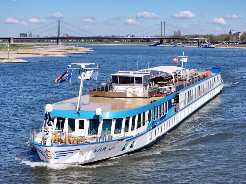 VIVA RUBY: Schiff Aussenansicht