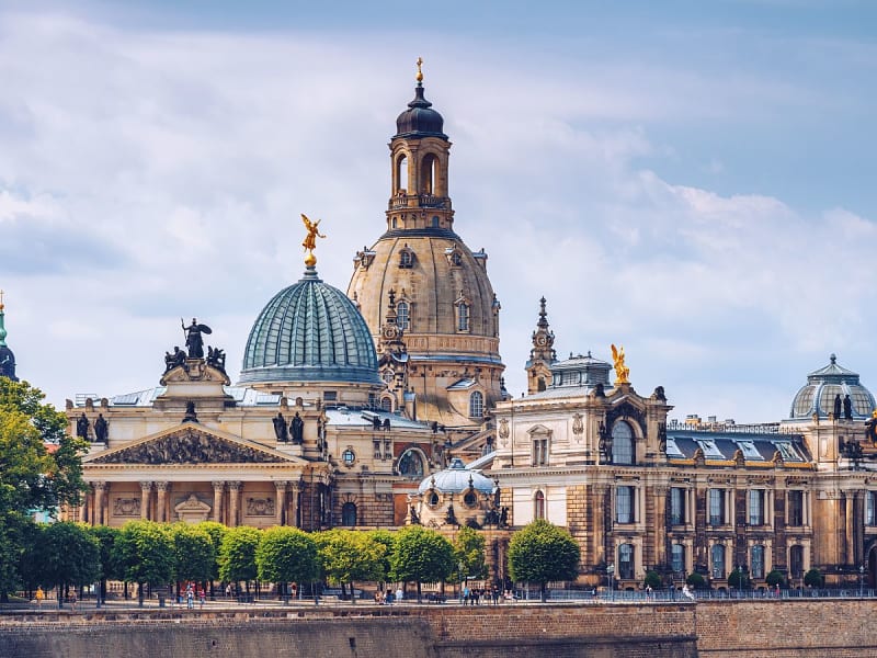 Dresden, Deutschland &ndash; Elbe mit historischen Bauwerken