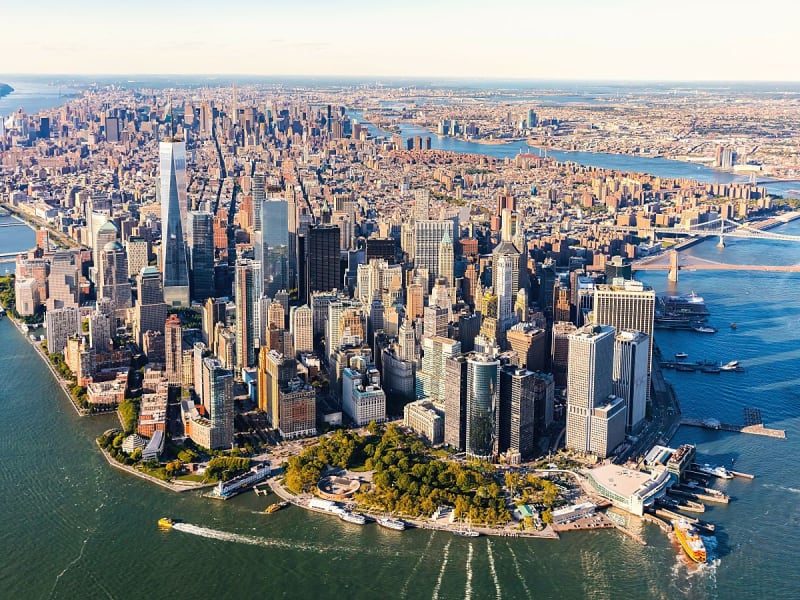 New York City, USA &ndash; Luftaufnahme von Lower Manhattan mit Hudson River