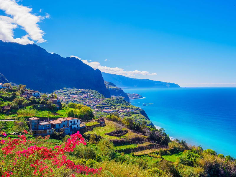 Madeira, Portugal &ndash; Steilk&uuml;ste bei Ponta de S&atilde;o Jorge mit Blick auf den Atlantik
