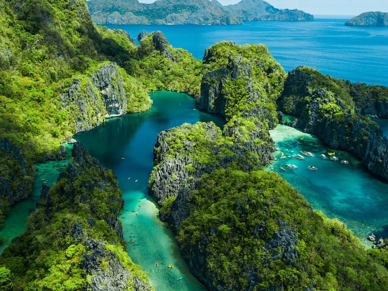 Manila, Philippinen &ndash; Karstklippen und t&uuml;rkisfarbenem Wasser