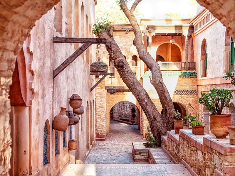 Agadir, Marokko &ndash; Arabisch gepr&auml;gter Altstadtgang f&uuml;r Kulturstopps auf Kreuzfahrt
