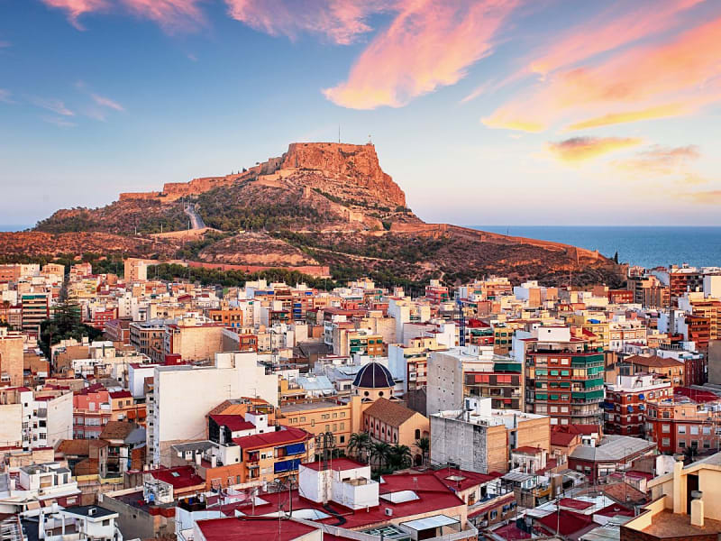 Alicante, Spanien &ndash; Abendlicht auf Burg Santa B&aacute;rbara