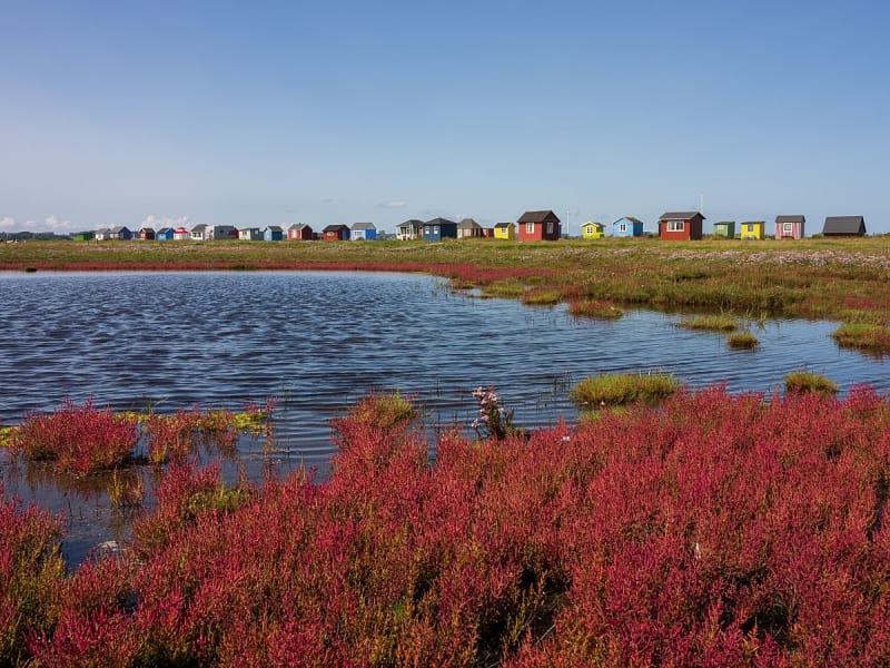Aer&oslash;sk&oslash;bing, D&auml;nemark - Farbenfrohe H&uuml;tten am Meer