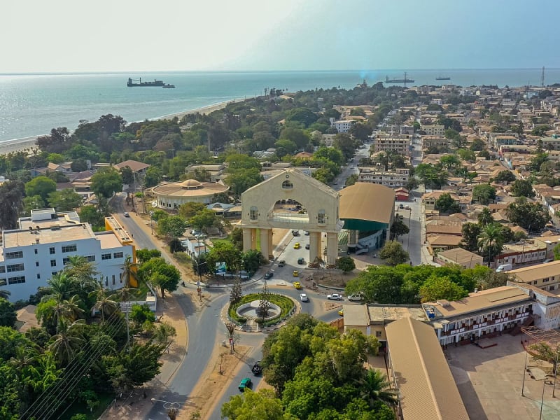 Banjul, Gambie &ndash; Vue sur la ville c&ocirc;ti&egrave;re de Banjul au bord de l&rsquo;Atlantique