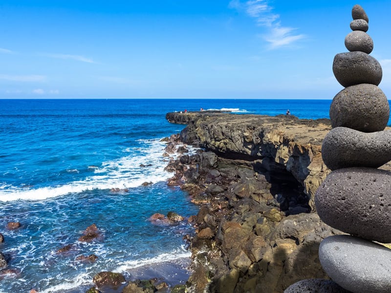 Pointe des Galets, Reuni&atilde;o &ndash; Litoral de lava escura junto ao mar azul