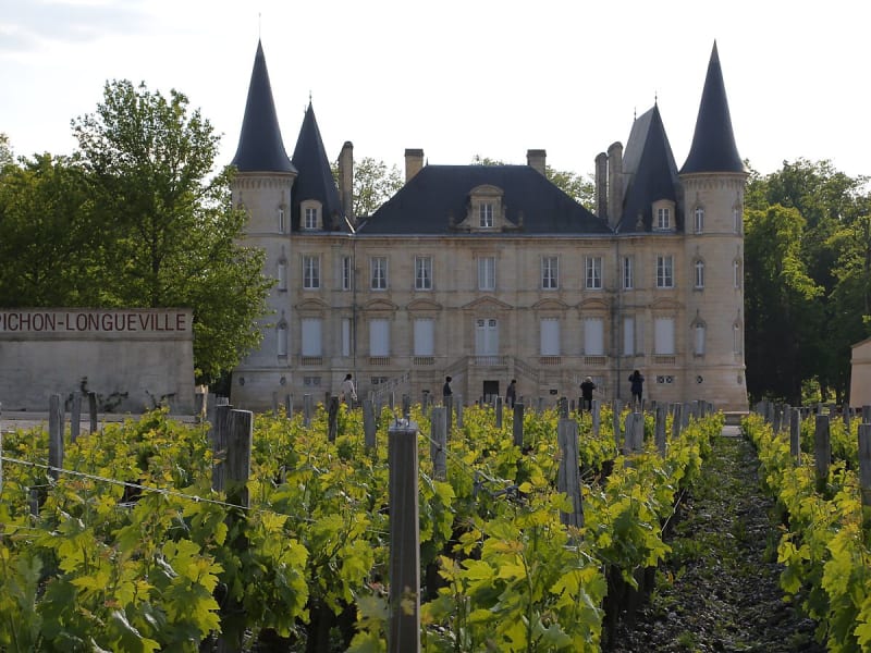 Pauillac, Frankreich &ndash; Franz&ouml;sisches Ch&acirc;teau im Weinanbaugebiet M&eacute;doc
