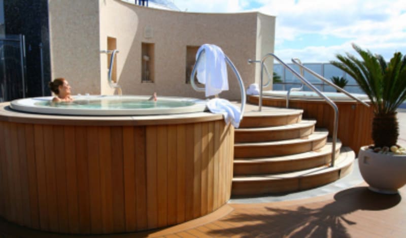 LUXO DE TAMANHO M&Eacute;DIO