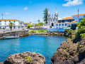 Ponta Delgada, Azoren - Hafen an der Küste von Pico