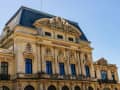 Cherbourg, Frankreich – Das historische Stadttheater mit prachtvoller Fassade