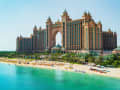 Dubai, VAE – Das Atlantis Hotel auf Palm Jumeirah mit Strand und Meer