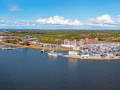 Lelystad, Países Baixos – Vista aérea da marina com numerosos veleiros