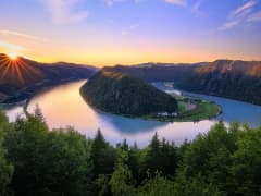 Termine o dia com estilo – reserve sua viagem pelo Danúbio ao pôr do sol