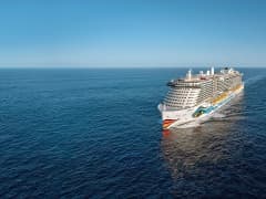 : Buitenaanzicht van het schip