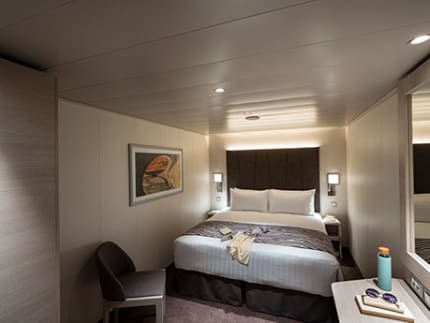 deluxe innenkabine Bett Spiegel Stuhl