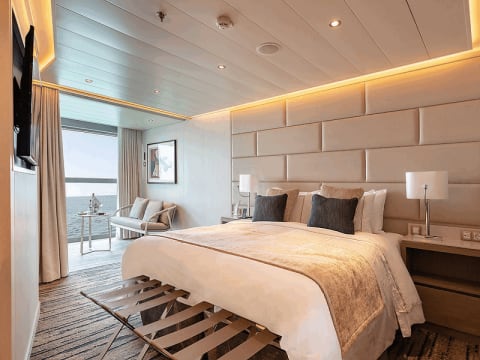 Deluxe Veranda Suite