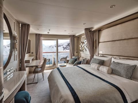 Deluxe Veranda Suite
