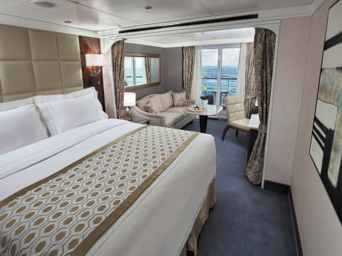 Deluxe Veranda Suite