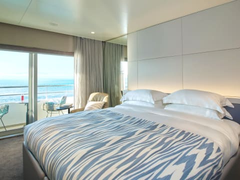 Deluxe Balcony Suite (ca. 35.5 - 37.5 qm) · Balcony Suite (ca. 26.5 - 28.5 qm)