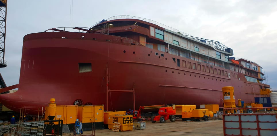 セレブリティ・クルーズの最新客船フローラ、進水式の映像を公開