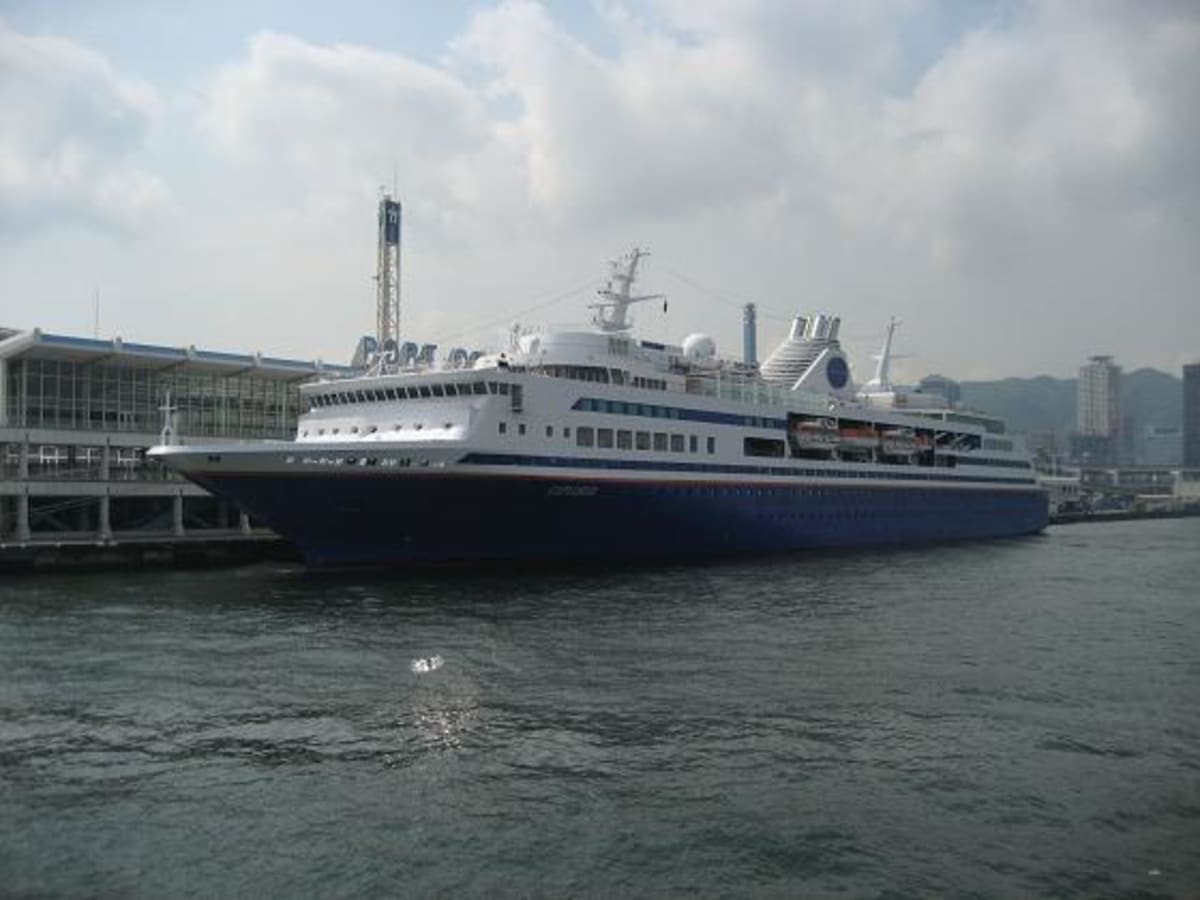 ロイヤル・プリンセス乗船〜神戸港で見かけた船たち | Cruisemans