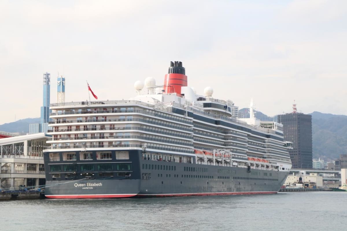 クイーンエリザベスⅡ ウォーターボトル　2本Queen  Elizabeth クイーンエリザベスⅡ ウォーターボトル 2本Queen Elizabeth