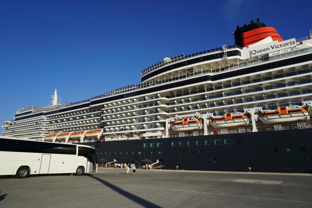 エーゲ海クルーズ クイーン ヴィクトリア イラクリオンとクノッソス宮殿 6日目 Cruisemans エーゲ海クルーズ クイーン ヴィクトリア イラクリオンとクノッソス宮殿 6日目 Cruisemans