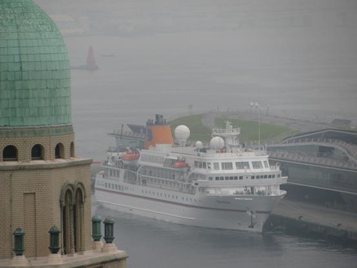 M.S.BREMEN @ yokohama | Cruisemans