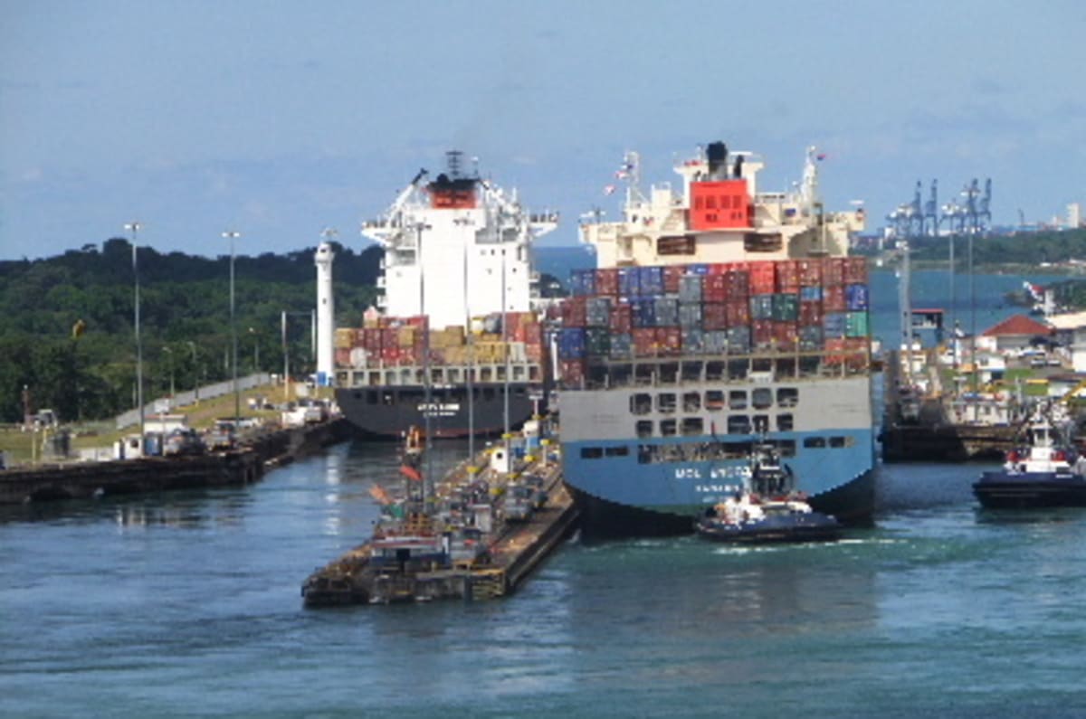 「パナマ運河通過ライブその4」眼下は大西洋が限りなく広い、そして今、世界半周を達成:ノルウェイジャンSTARで往くパナマ運河フロリダ・メキシコ