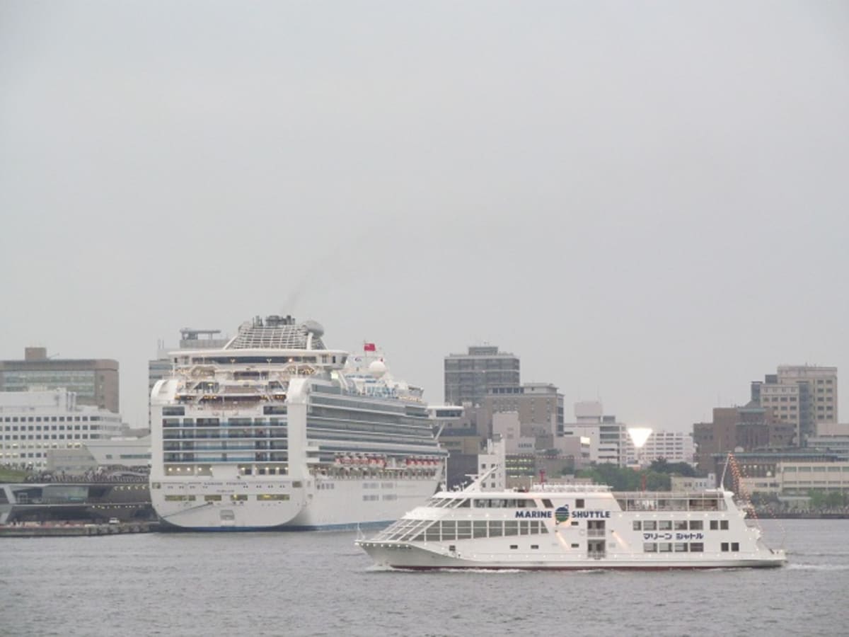 ロイヤルウイング から見る ダイアモンド プリンセス 横浜出港 Cruisemans