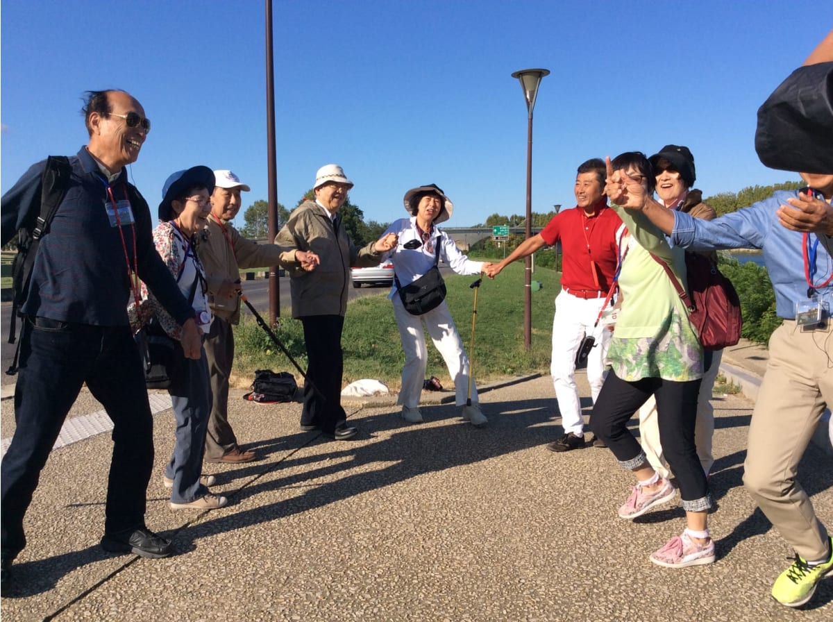 「アビニョンの橋で 踊るよ 踊るよ ・・・・♪」歌の舞台となったサン・ベネゼ橋を眺めながら。 | アヴィニョン