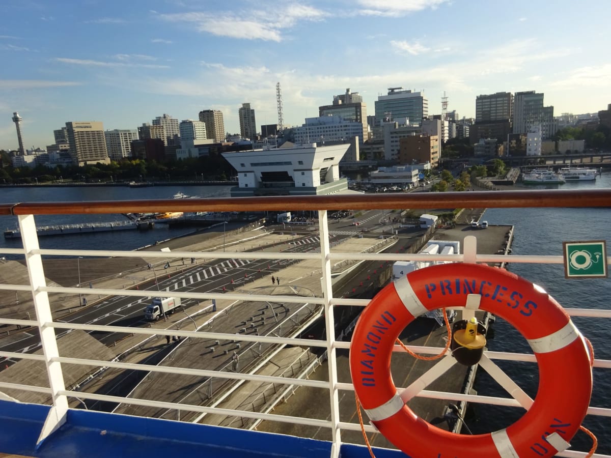 で、乗船後に後ろの部分からの撮影。
クルーズ中、お天気がいいといいけどなぁ～ | 横浜での客船ダイヤモンド・プリンセス