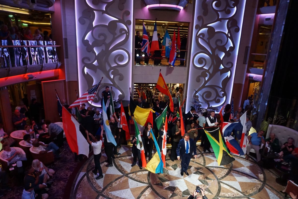 ブリリアンス・オブ・ザ・シーズのクルーズ旅行(旅程、客船、ニュース) Cruisemans